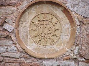 Die ägyptische Dreinigkeit in den Mündern der Gläubigen und der Phallus Erectus im Vorgarten.