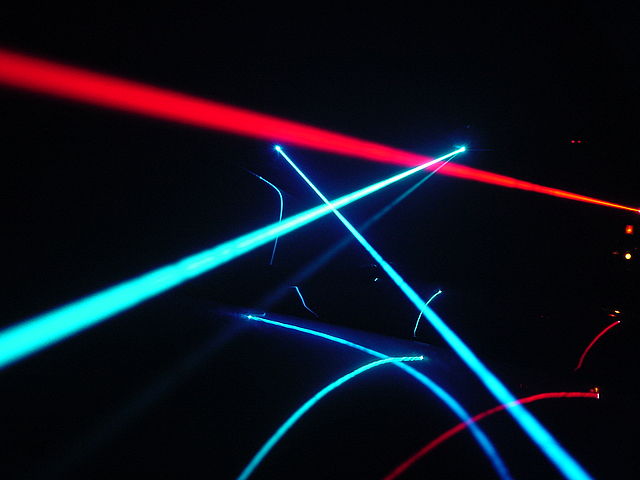 640px-Laser_play